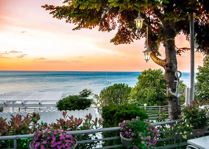 Szálloda Panorama & - Adults Only Sztómio